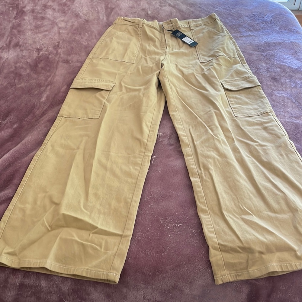 Khaki jeans